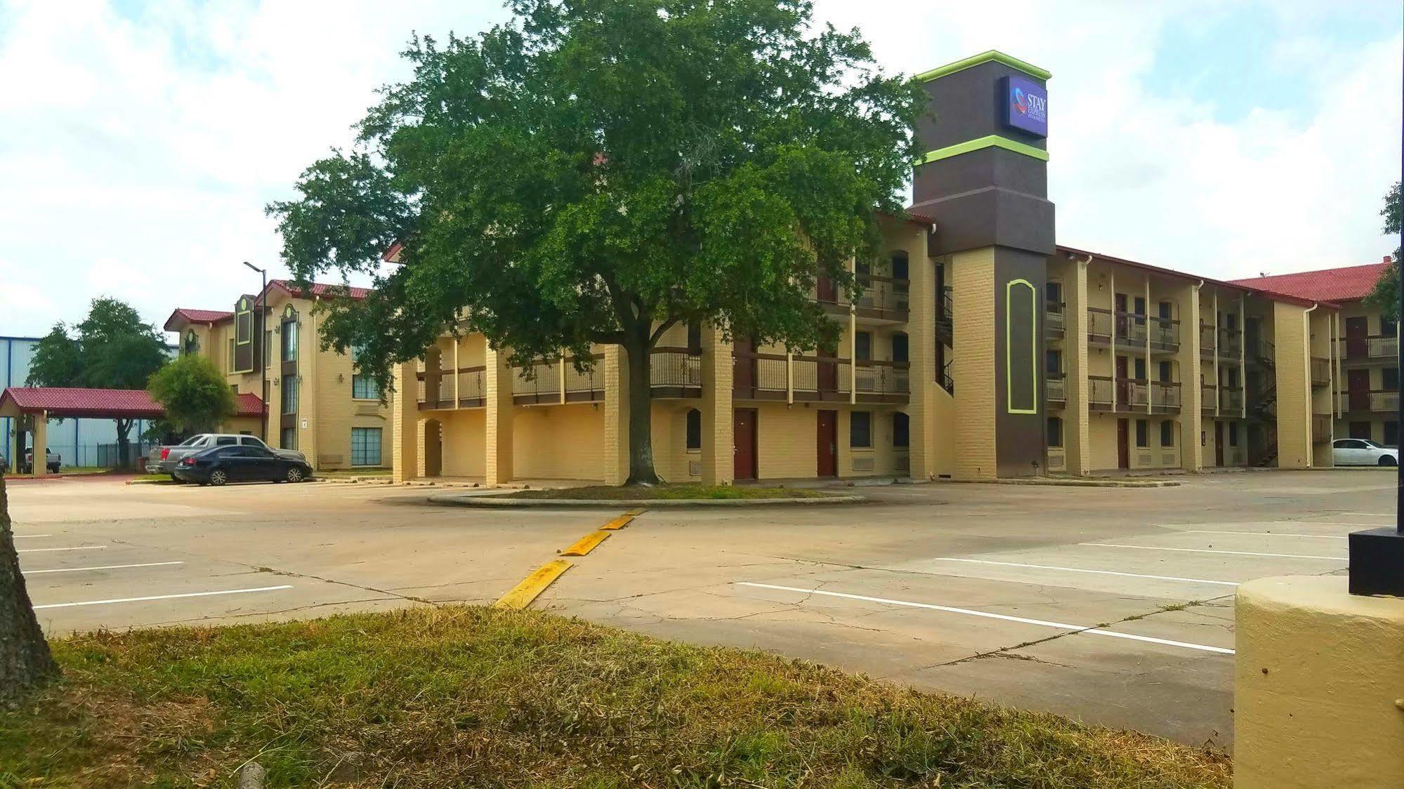 Red Roof Inn & Suites Houston- Hobby Airport Exterior foto